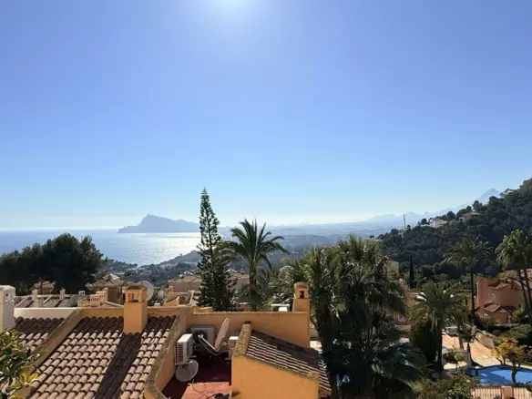 3-bedroom Semi In Altea, Spain (189 M²)