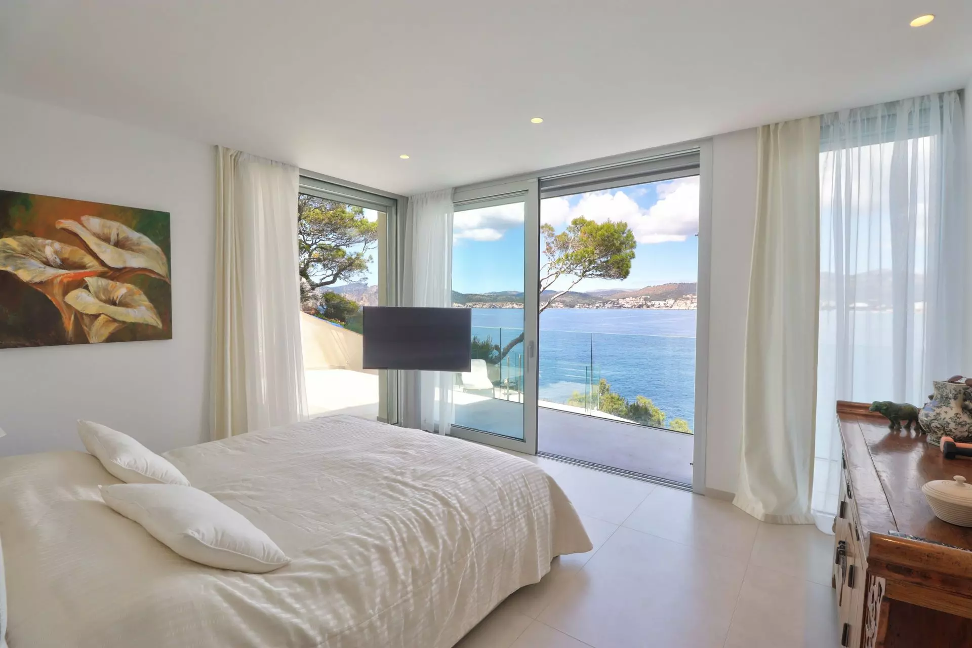 3-bedroom Villa In Calvià, Spain (330 M²)