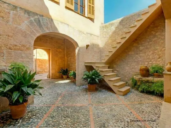 7-bedroom House In Sineu, Spain (441 M²)