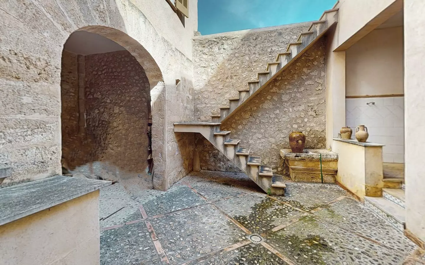 7-bedroom House In Sineu, Spain (441 M²)