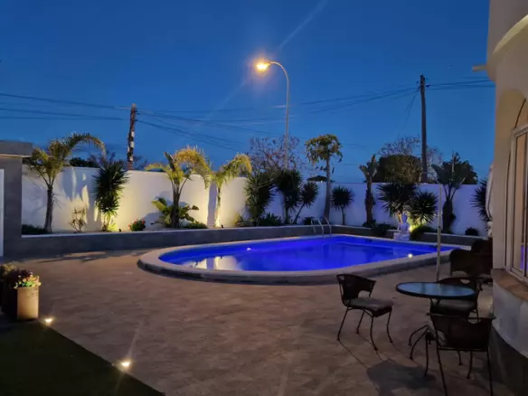 5-bedroom Villa In Torrevieja, Spain (186 M²)