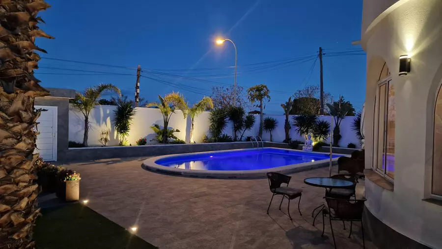 5-bedroom Villa In Torrevieja, Spain (186 M²)