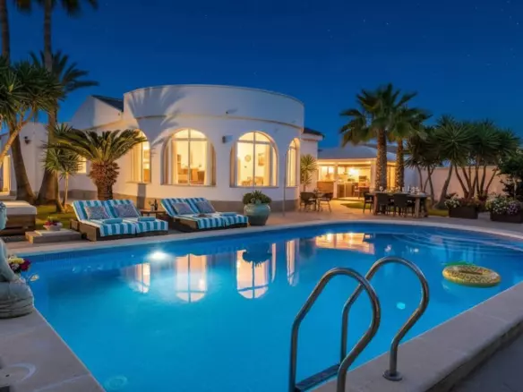 5-bedroom Villa In Torrevieja, Spain (186 M²)