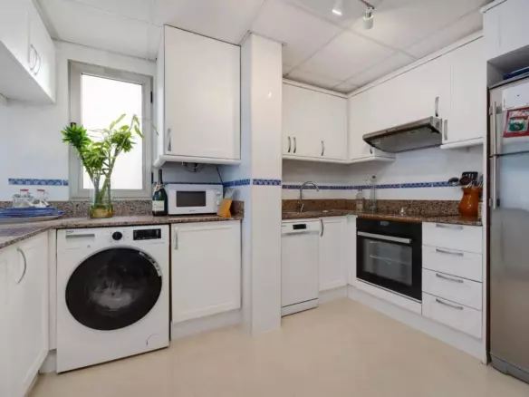 3-bedroom Penthouse In Torrevieja, Spain (90 M²)