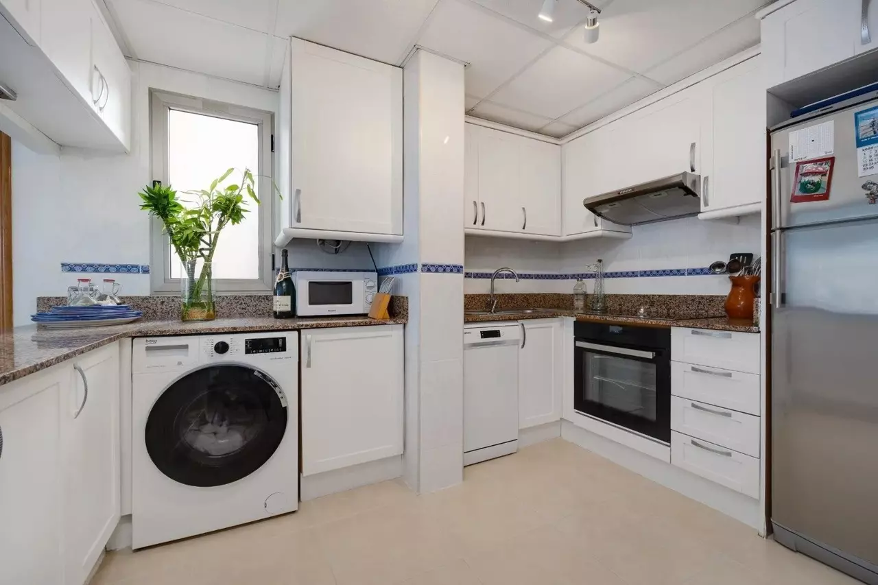 3-bedroom Penthouse In Torrevieja, Spain (90 M²)