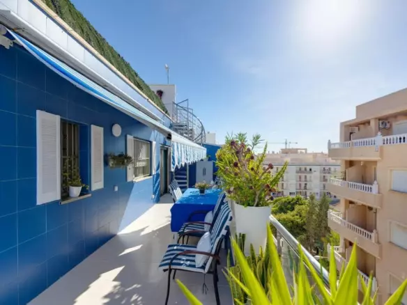 3-bedroom Penthouse In Torrevieja, Spain (90 M²)