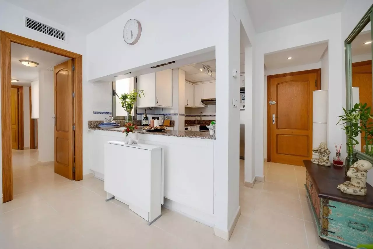 3-bedroom Penthouse In Torrevieja, Spain (90 M²)