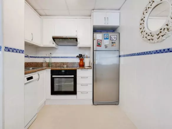 3-bedroom Penthouse In Torrevieja, Spain (90 M²)