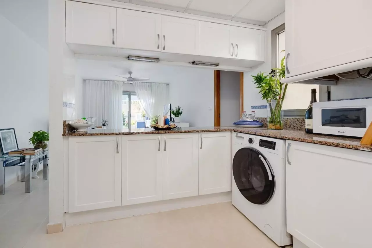 3-bedroom Penthouse In Torrevieja, Spain (90 M²)