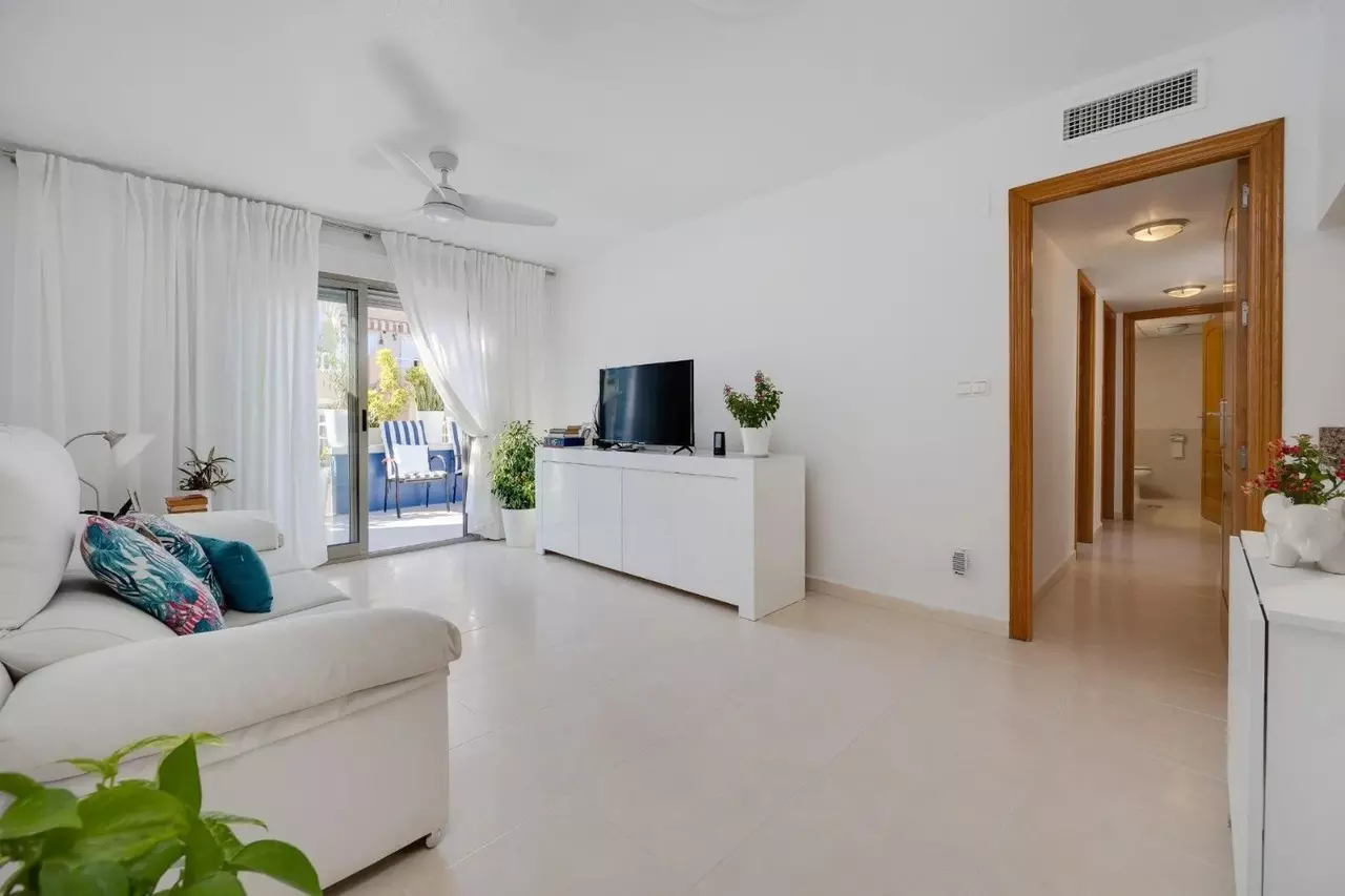 3-bedroom Penthouse In Torrevieja, Spain (90 M²)