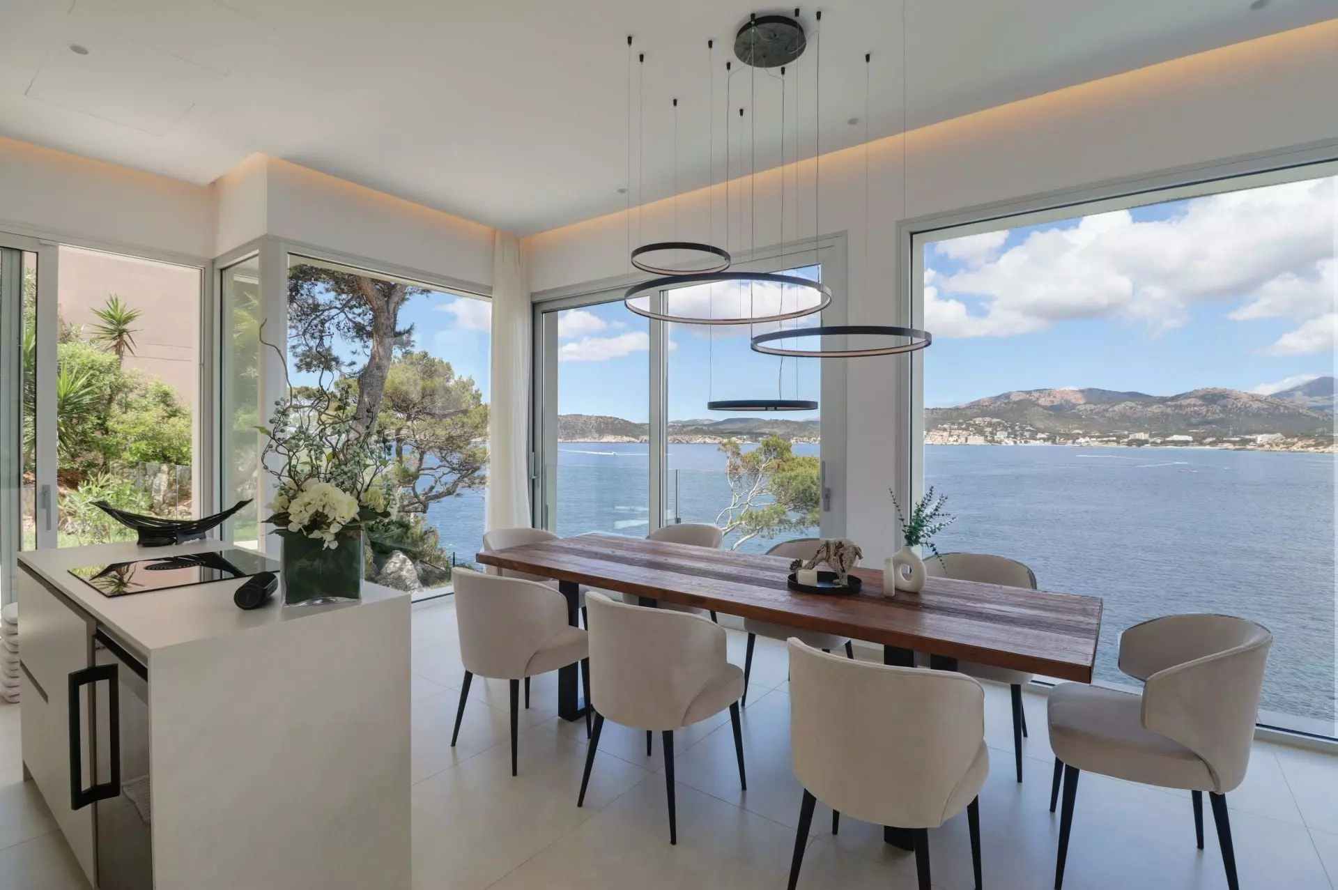 3-bedroom Villa In Calvià, Spain (330 M²)