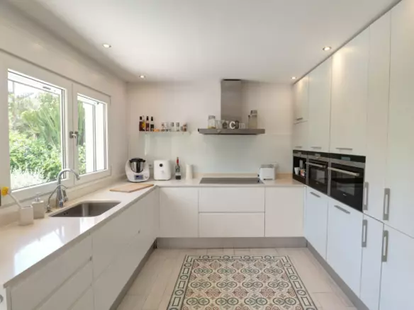 5-bedroom Villa In Calvià, Spain (398 M²)