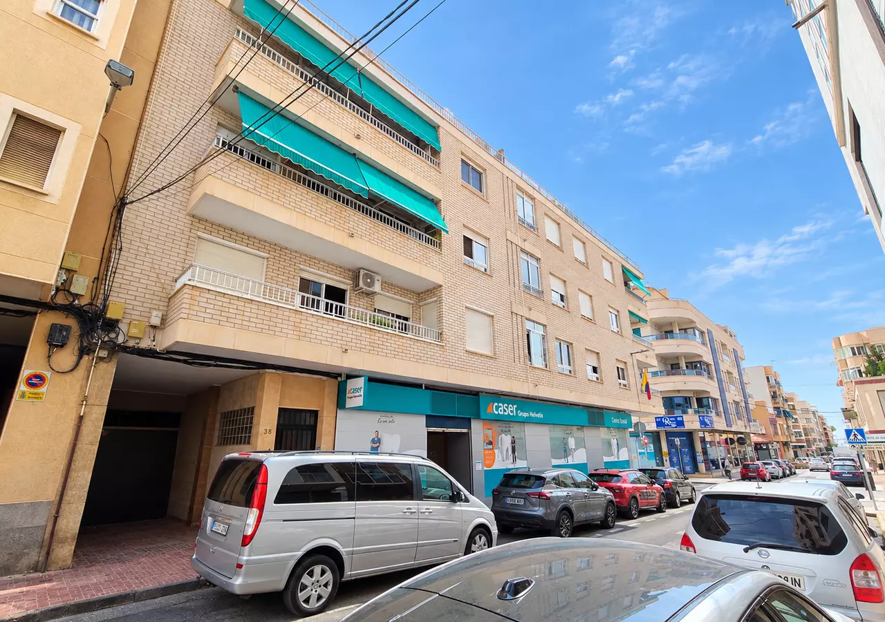 3-bedroom Apartment In Torrevieja, Spain (97 M²)