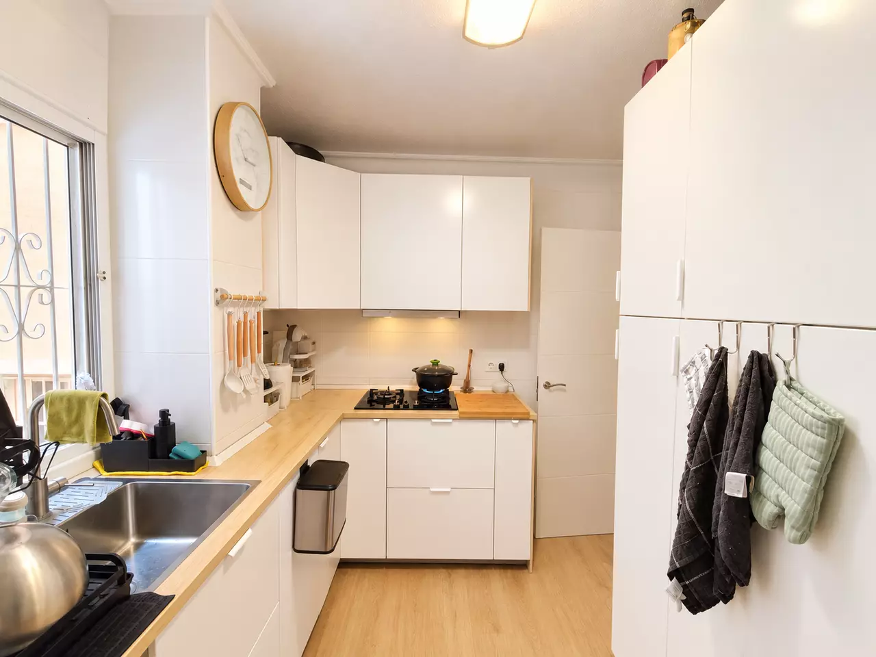 3bed_2bath_apartment_Torrevieja_Center_25_xlarge-bdcc1d 3-bedroom Apartment In Torrevieja, Spain (97 M²)
