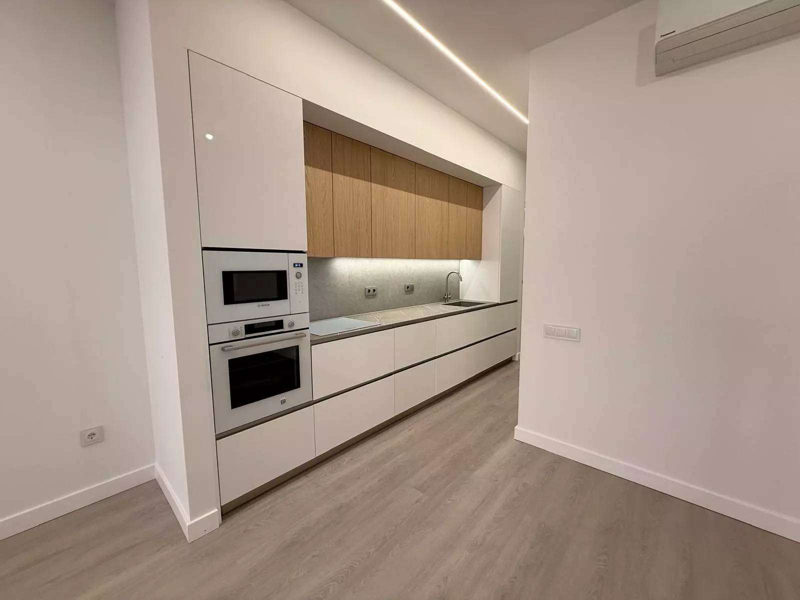 2-bedroom Apartment In Torrevieja, Spain (82 M²)