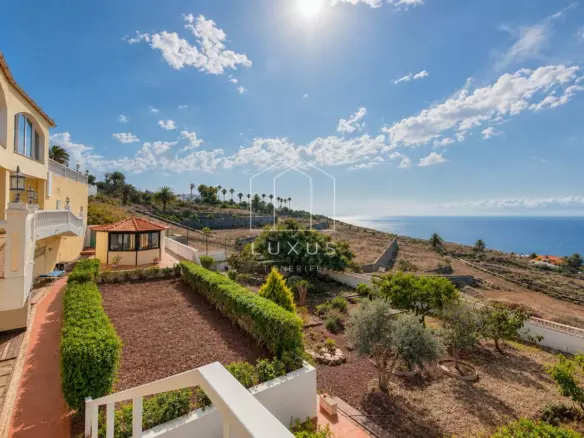 4-bedroom Villa In Tacoronte, Spain (791 M²)