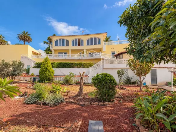 4-bedroom Villa In Tacoronte, Spain (791 M²)