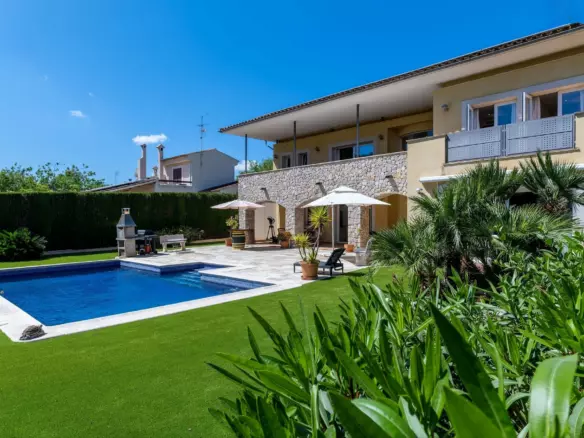 4-bedroom Villa In Calvià, Spain (368 M²)