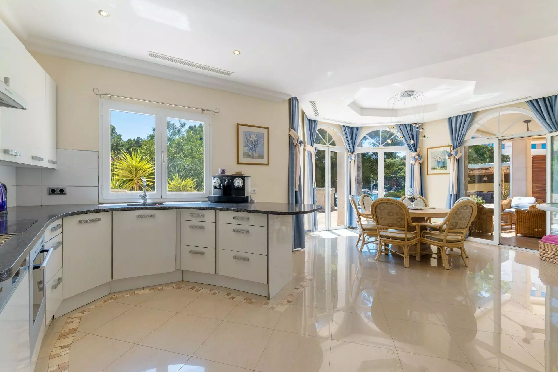 6-bedroom Villa In Calvià, Spain (614 M²)