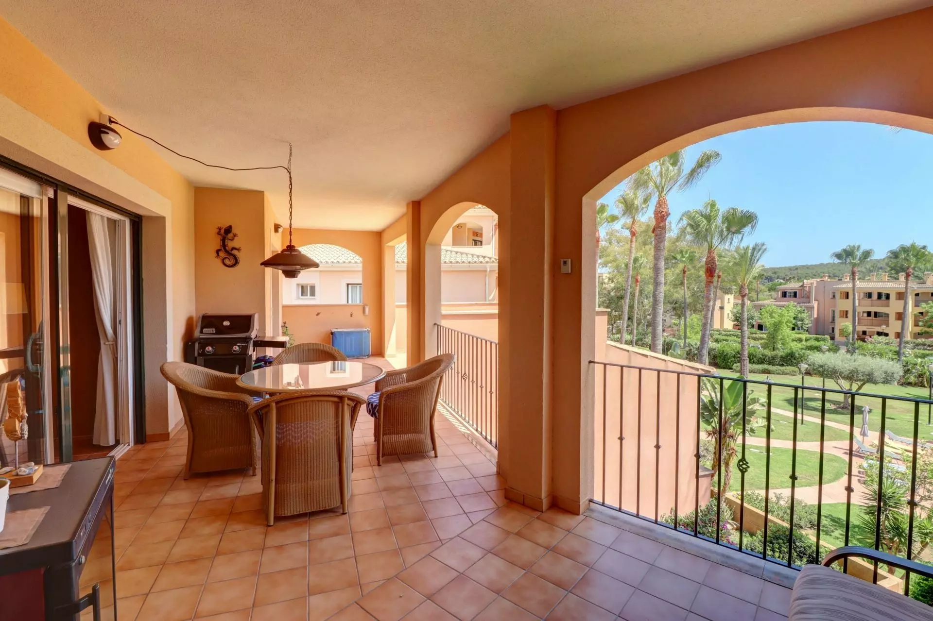 3-bedroom Penthouse In Calvià, Spain (160 M²)
