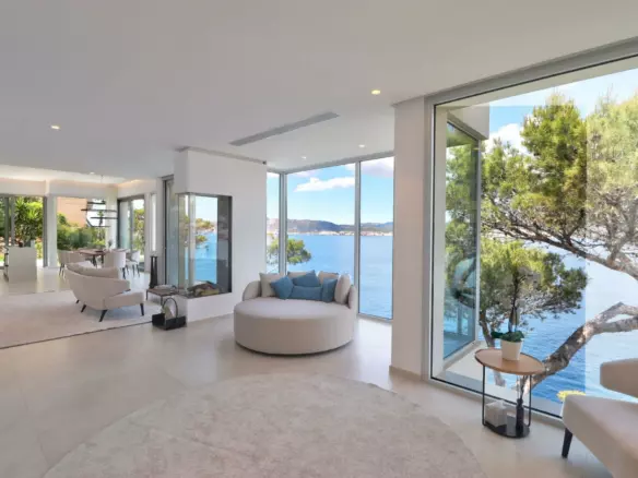 3-bedroom Villa In Calvià, Spain (330 M²)