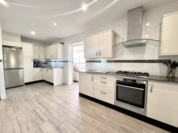 3-bedroom Villa In Orihuela, Spain (217 M²)