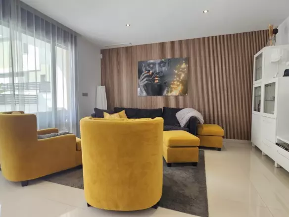 6-bedroom Villa In Villamartin, Spain (208 M²)