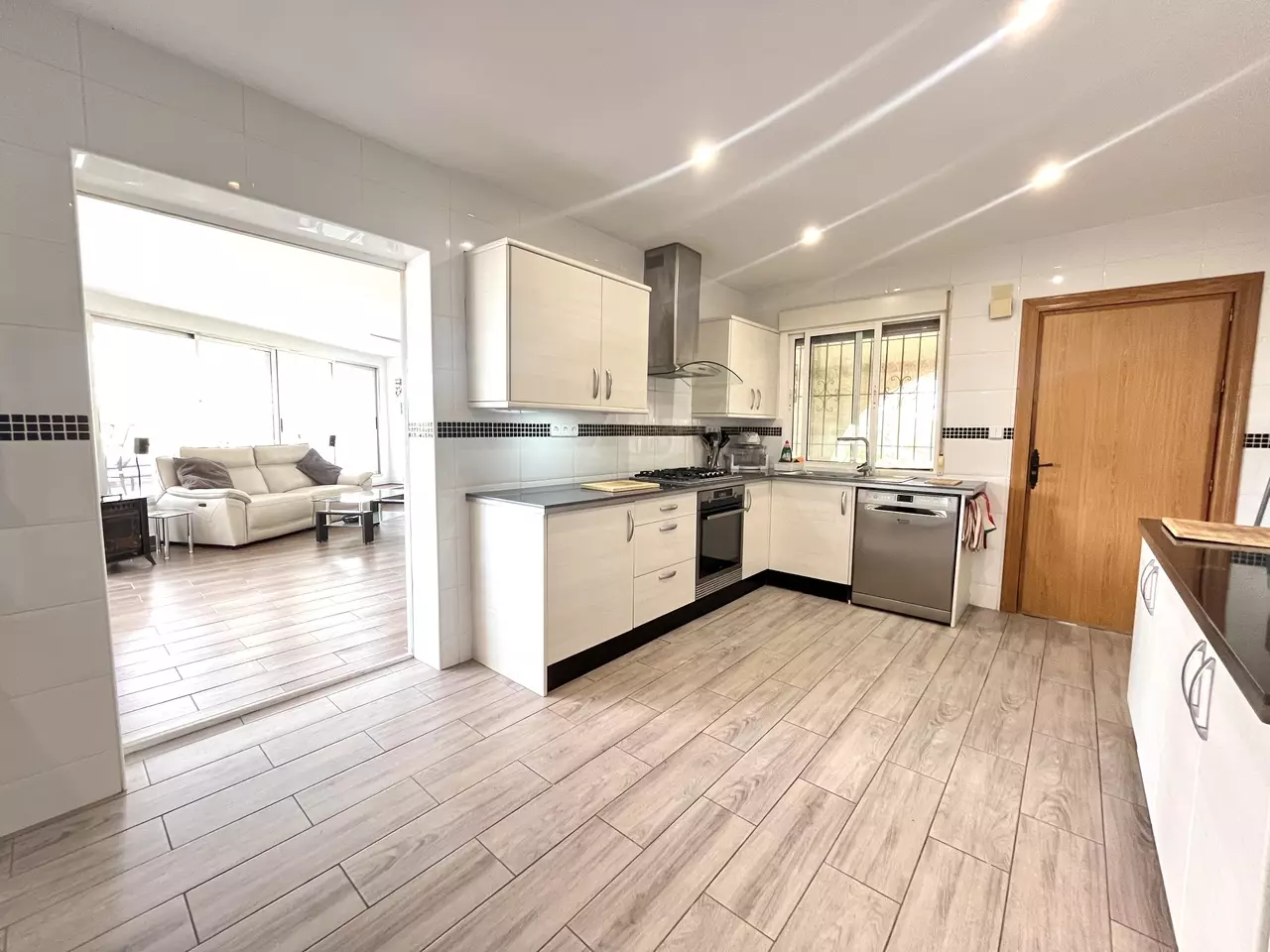 91cb5cad06753f34ac2e_xlarge-61fb11 3-bedroom Villa In Orihuela, Spain (217 M²)