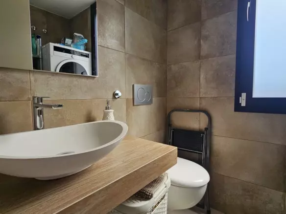 6-bedroom Villa In Villamartin, Spain (208 M²)