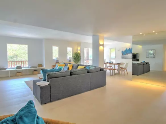 4-bedroom Apartment In Calvià, Spain (196 M²)
