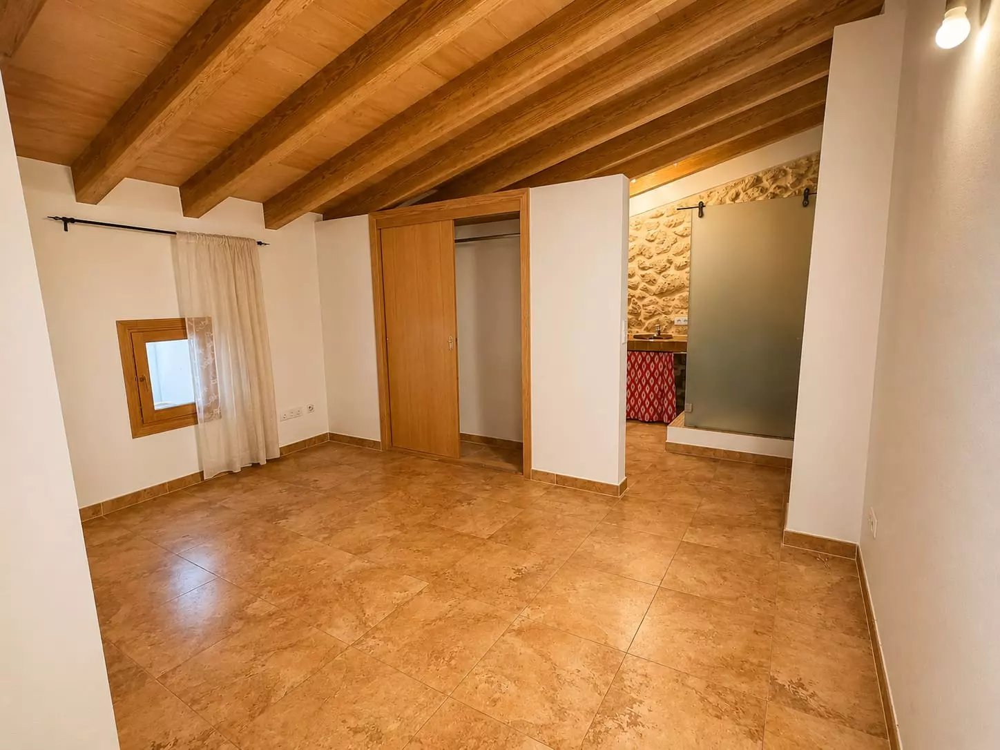 For-sale-in-Sa-Cananeta-Townhouse-to-Refrom-04-8b875d 2-bedroom Village House In Marratxí, Spain (202 M²)