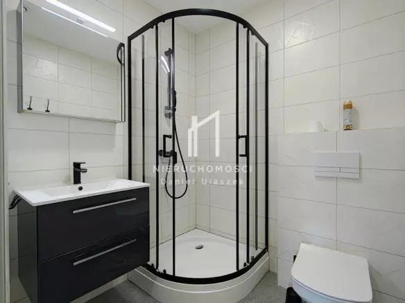 Nowoczesna NieruchomoŚĆ Inwestycyjna Z Prywatnym Apartamentem I Dodatkowym Domkiem