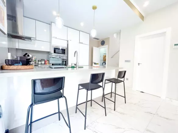 3-bedroom Villa In Villamartin, Spain (115 M²)