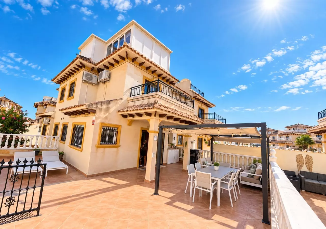 3-bedroom Town House In Orihuela Costa, Spain (100 M²)