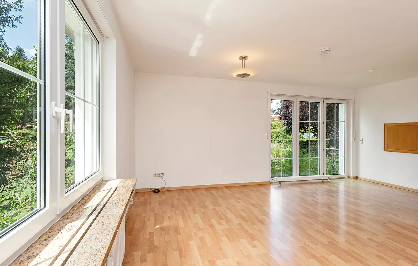 Townhouse In Berlin Pankow Heinersdorf, Three Condominiums, Two Available Immediately!