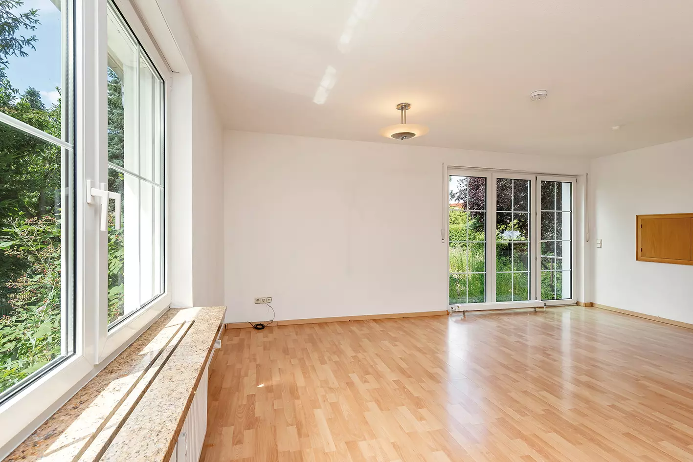 Townhouse In Berlin Pankow Heinersdorf, Three Condominiums, Two Available Immediately!