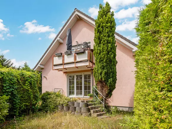 Townhouse In Berlin Pankow Heinersdorf, Three Condominiums, Two Available Immediately!