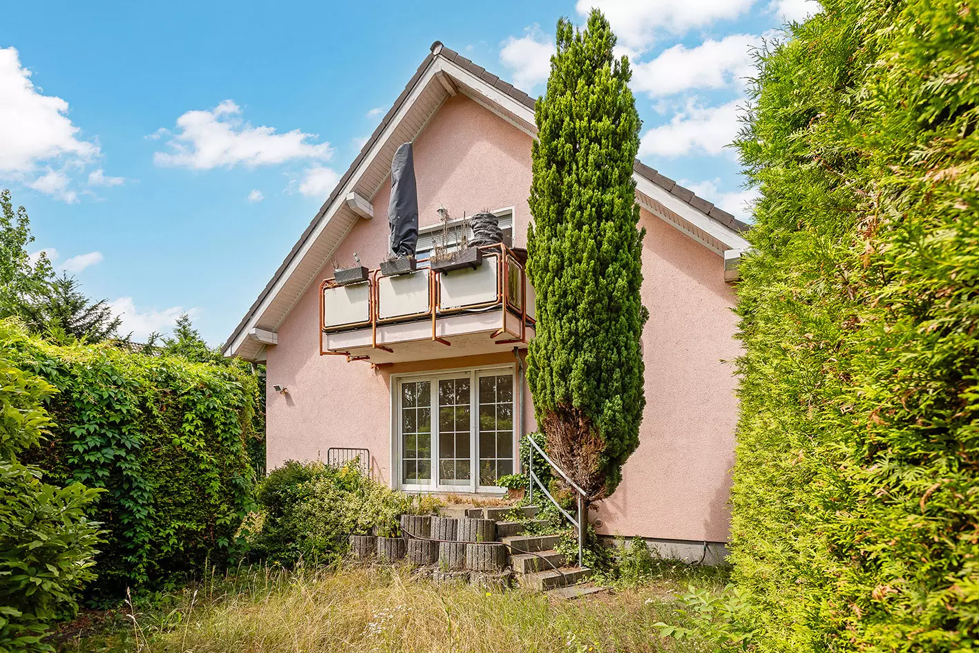 Townhouse In Berlin Pankow Heinersdorf, Three Condominiums, Two Available Immediately!