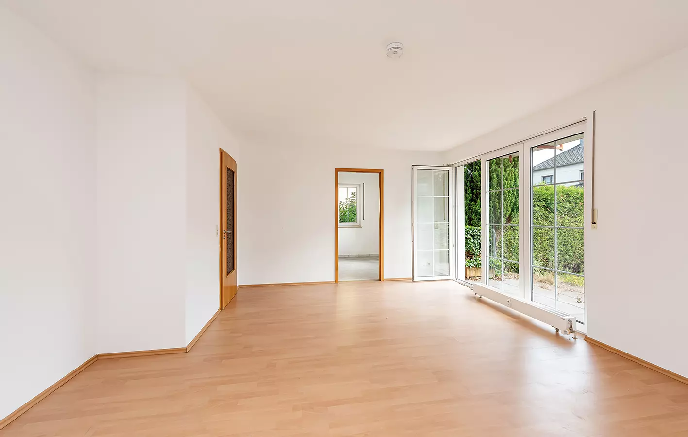 Townhouse In Berlin Pankow Heinersdorf, Three Condominiums, Two Available Immediately!