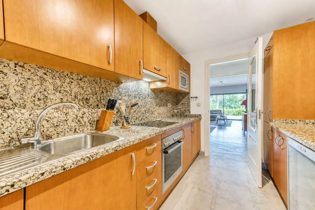 2-bedroom Apartment In Málaga, Spain (117 M²)