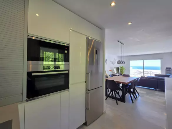 3-bedroom Apartment In Marbella, Spain (101 M²)