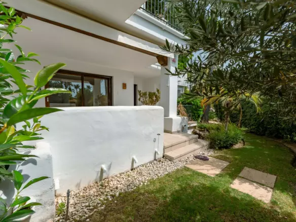 3-bedroom Town House In Estepona, Spain (235 M²)