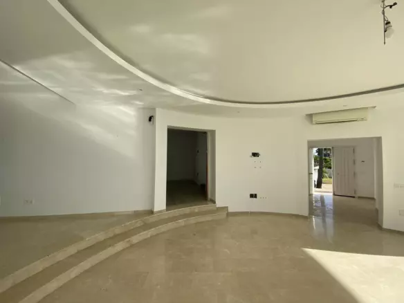 4-bedroom Villa In Estepona, Spain (380 M²)