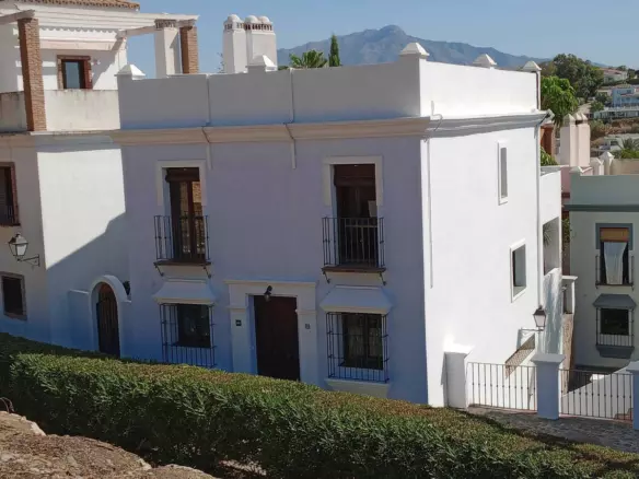 3-bedroom Town House In Estepona, Spain (249 M²)