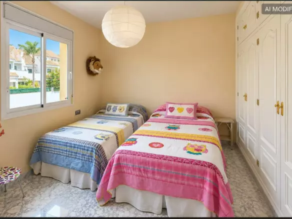 3-bedroom Town House In Marbella, Spain (225 M²)