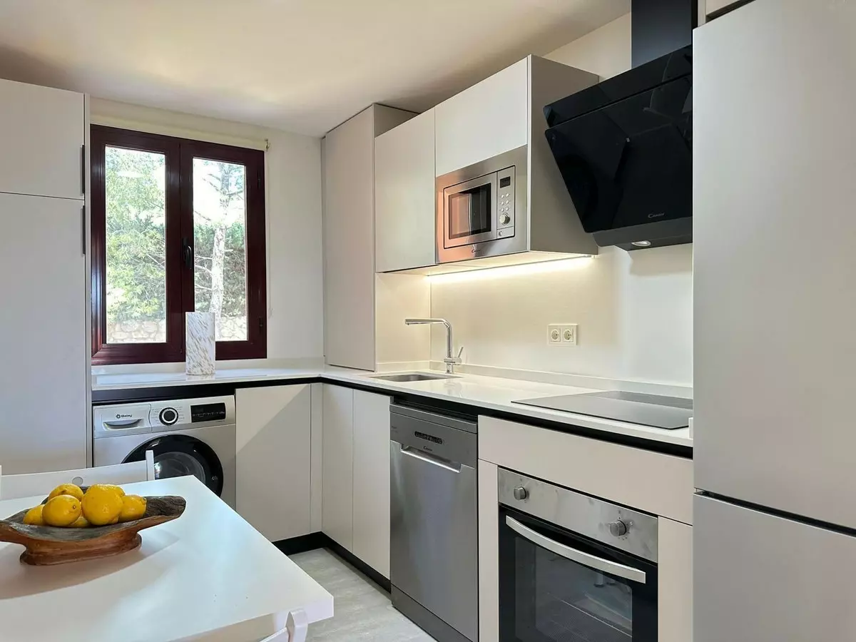 2-bedroom Apartment In Estepona, Spain (78 M²)