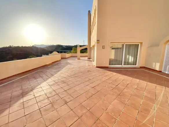 3-bedroom Apartment In Marbella, Spain (140 M²)
