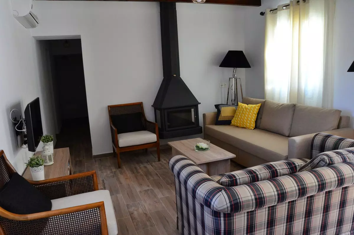 4-bedroom Villa In Álora, Spain (165 M²)