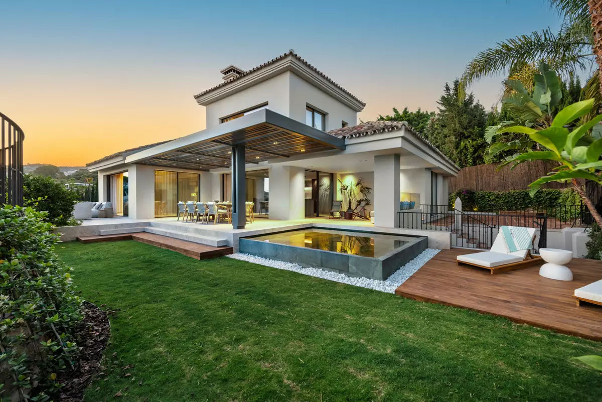 5-bedroom Villa In Marbella, Spain (785 M²)