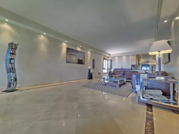 2-bedroom Apartment In Marbella, Spain (146 M²)